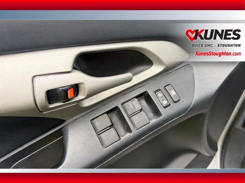 Used 2013 Toyota Matrix L FWD image 17