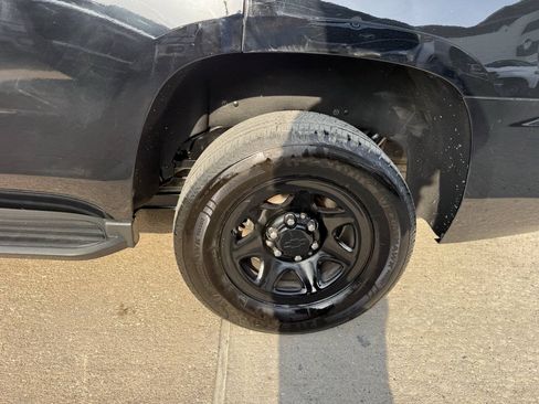 Used 2020 Chevrolet Tahoe 2WD w/ Remote Keyless Entry Package image 35