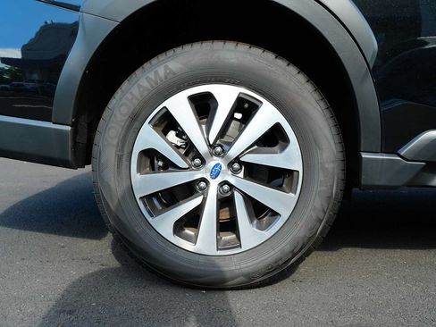 Used 2025 Subaru Outback AWD/4WD image 10