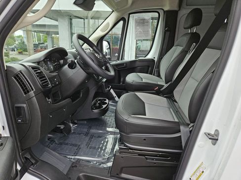 Used 2026 RAM ProMaster 2500 w/ Convenience Group FWD image 16