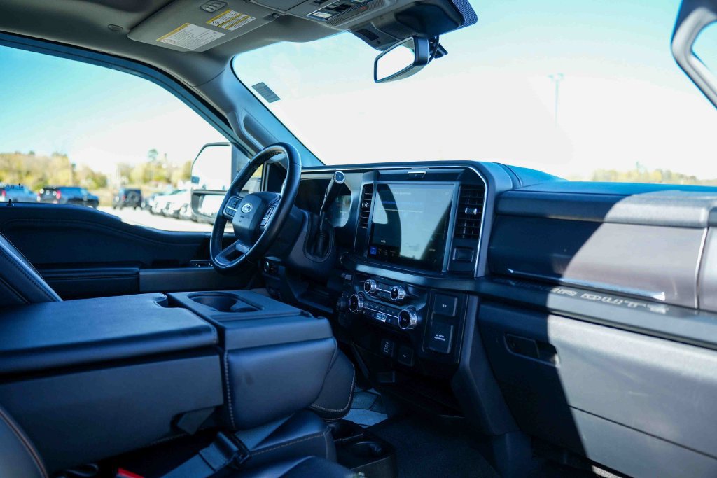 Used 2025 Ford F250 Lariat AWD/4WD image 13