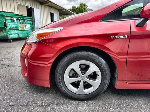 Used 2014 Toyota Prius Three FWD image 10