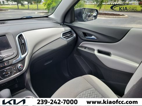 Used 2022 Chevrolet Equinox LS FWD image 17