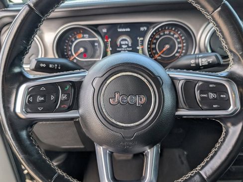 Used 2020 Jeep Wrangler Unlimited Sahara image 18