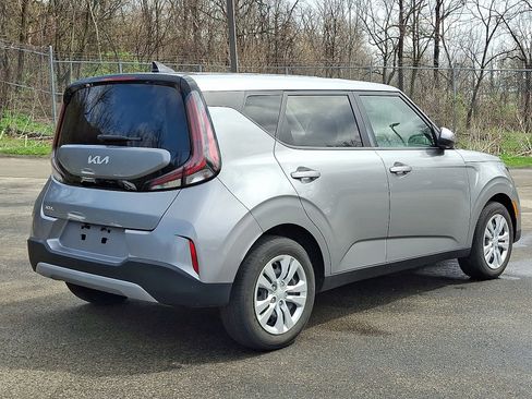 Used 2024 Kia Soul LX FWD image 6