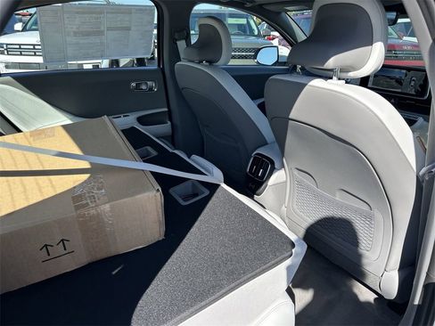 New 2025 Hyundai Ioniq 6 Limited image 19