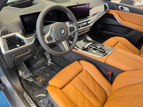 New 2026 BMW X7 xDrive40i w/ M Sport Package AWD/4WD image 7