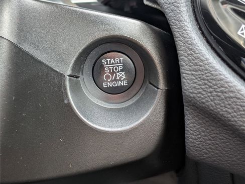 Used 2019 Jeep Compass Limited image 25