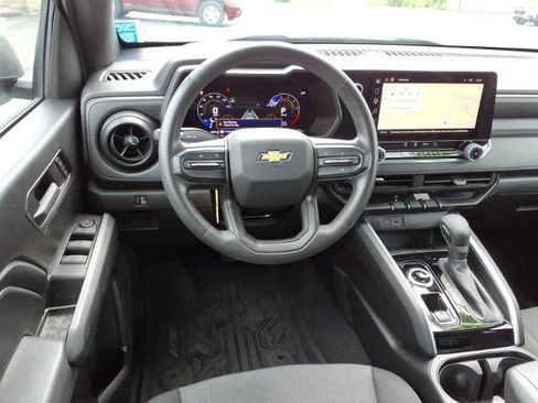 Used 2024 Chevrolet Colorado W/T AWD/4WD image 11
