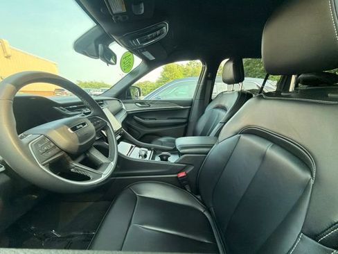Used 2024 Jeep Grand Cherokee Limited w/ MOPAR Finishing Package AWD/4WD image 11