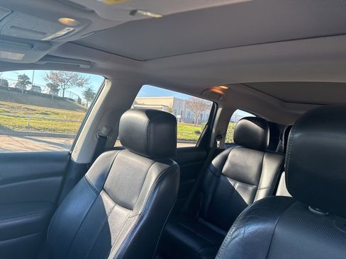 Used 2013 Nissan Pathfinder Platinum w/ Platinum Premium Pkg image 7