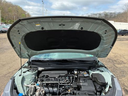 Used 2025 Kia K4 LXS image 32