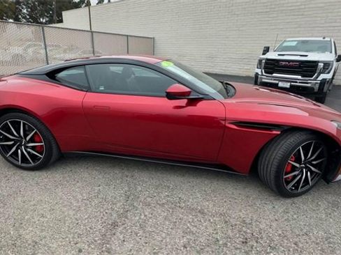 Used 2020 Aston Martin DB11 Coupe image 9