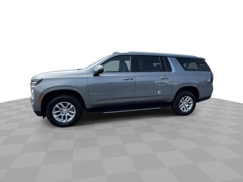 New 2026 Chevrolet Suburban LT w/ Comfort Package AWD/4WD image 4