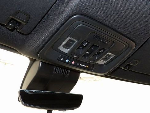 Used 2024 Chevrolet Silverado 1500 High Country w/ Technology Package AWD/4WD image 24