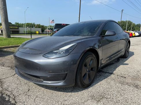 Used 2022 Tesla Model 3 Standard Range RWD image 4