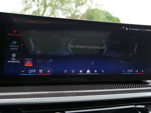 Used 2024 BMW X5 M60i AWD/4WD image 25