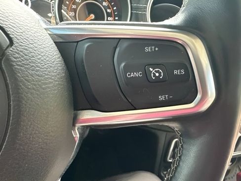 Used 2018 Jeep Wrangler Unlimited Sahara w/ Cold Weather Group AWD/4WD image 19