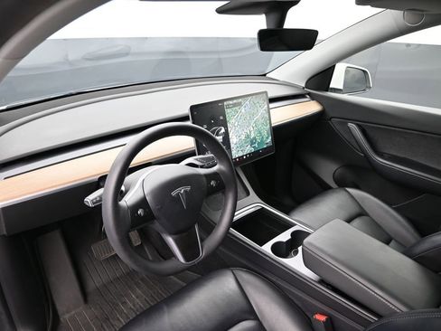 Used 2021 Tesla Model Y Long Range image 20