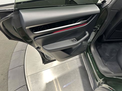 Certified 2025 Porsche Macan 4S Electric AWD/4WD image 34