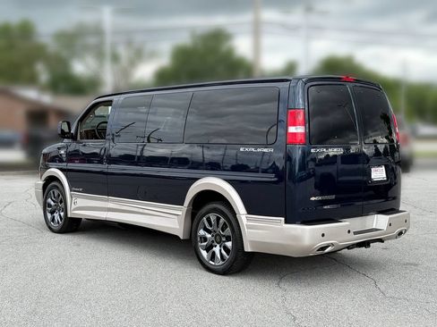 Used 2025 Chevrolet Express 2500 w/ Driver Convenience Package RWD image 4