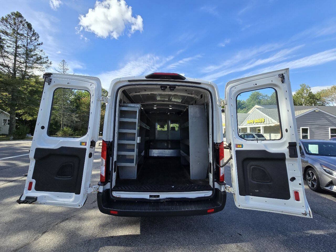 Used 2018 Ford Transit 250 148 Medium Roof RWD image 15