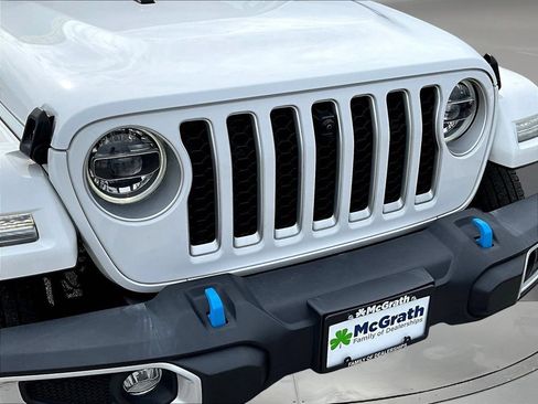 Used 2022 Jeep Wrangler Unlimited Sahara w/ Dual Top Group AWD/4WD image 36