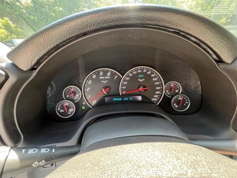 Used 2011 Chevrolet Corvette Convertible w/ Preferred Equipment Group RWD image 18