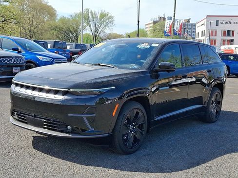 Certified 2024 Jeep Wagoneer Launch Edition image 3