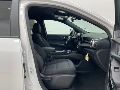 New 2026 Chevrolet Equinox LT w/ Safety and Technology Package AWD/4WD image 13