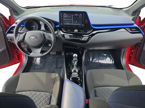 Used 2021 Toyota C-HR XLE image 9
