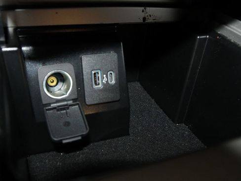 Used 2023 Ford Explorer Limited w/ Limited Technology Package image 21