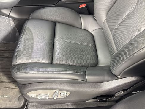 Certified 2026 Porsche Macan AWD/4WD image 14