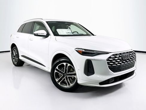 Used 2025 Audi Q5 Premium Plus AWD/4WD image 2