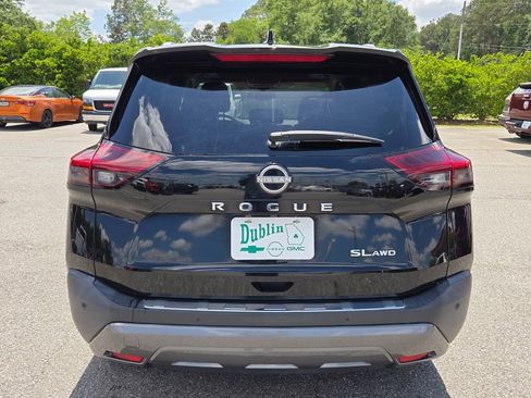 Used 2022 Nissan Rogue SL AWD/4WD image 9