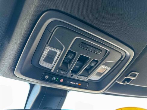 Used 2021 Chevrolet Silverado 1500 High Country image 36