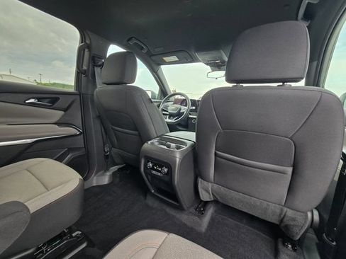 Used 2025 Chevrolet Traverse LT w/ LPO, Floor Liner Package FWD image 16