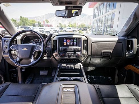 Used 2018 Chevrolet Silverado 1500 High Country AWD/4WD image 18
