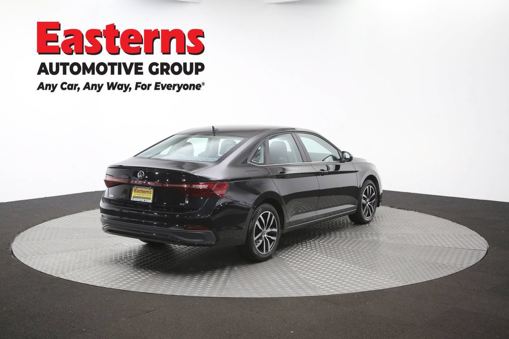 Used 2025 Volkswagen Jetta SE FWD image 41