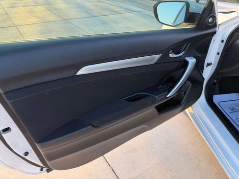Used 2020 Honda Civic EX image 17