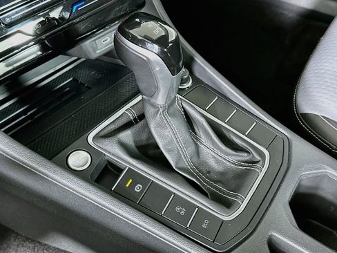 Used 2025 Volkswagen Jetta SE FWD image 24
