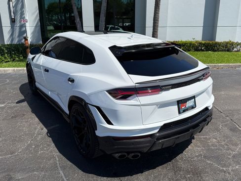 Used 2023 Lamborghini Urus Performante AWD/4WD image 16