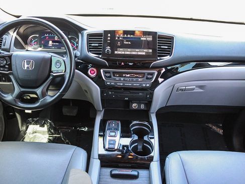 Used 2019 Honda Pilot Touring image 12