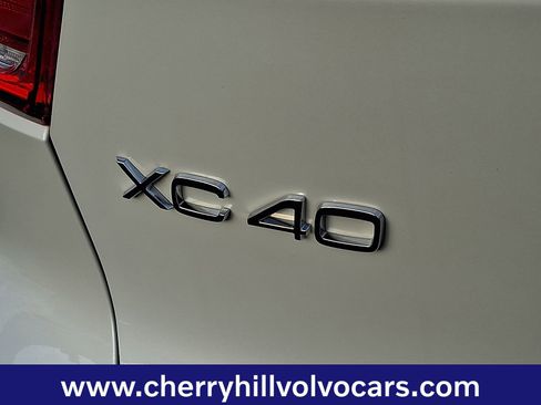 Certified 2025 Volvo XC40 B5 Core w/ Protection Package Premier image 29