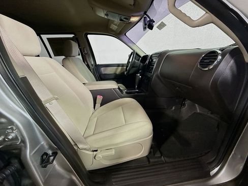Used 2008 Ford Explorer Sport Trac XLT AWD/4WD image 24