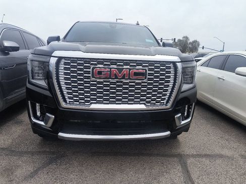 Used 2022 GMC Yukon Denali AWD/4WD image 2