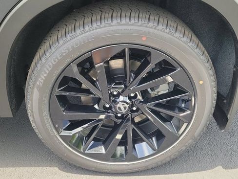 New 2026 Nissan Rogue SL AWD/4WD image 3