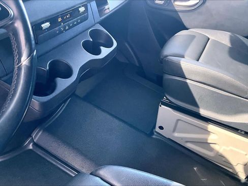 Used 2021 Mercedes-Benz Sprinter 2500 image 16