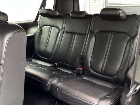 Used 2024 Jeep Wagoneer L Series II RWD image 33