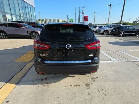 Used 2022 Nissan Rogue Sport SL w/ Premium Package image 5